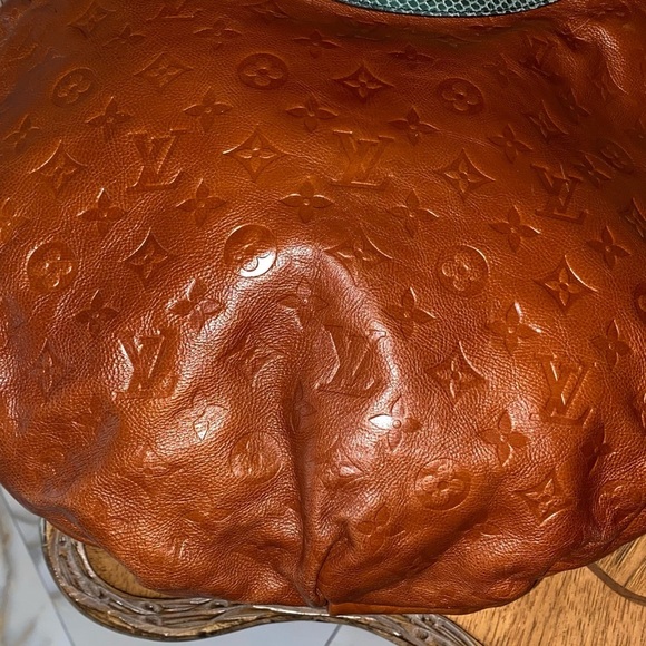 Louis Vuitton Kalahari GM - Picture 7 of 17